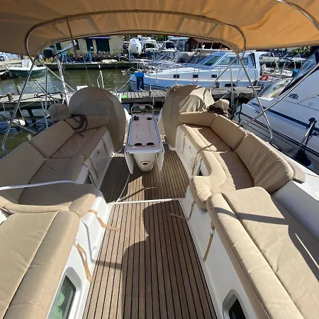 Botel Jeanneau Sun Odyssey 54 Ds Lulu' *